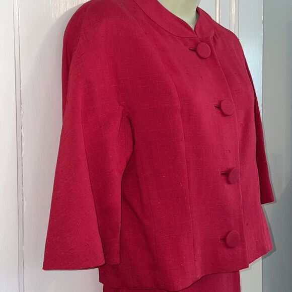 Vintage 50s Ellsworth Hibiscus (pinkish) red suit with 3/4 sleeve jacket - Picture 5 of 12